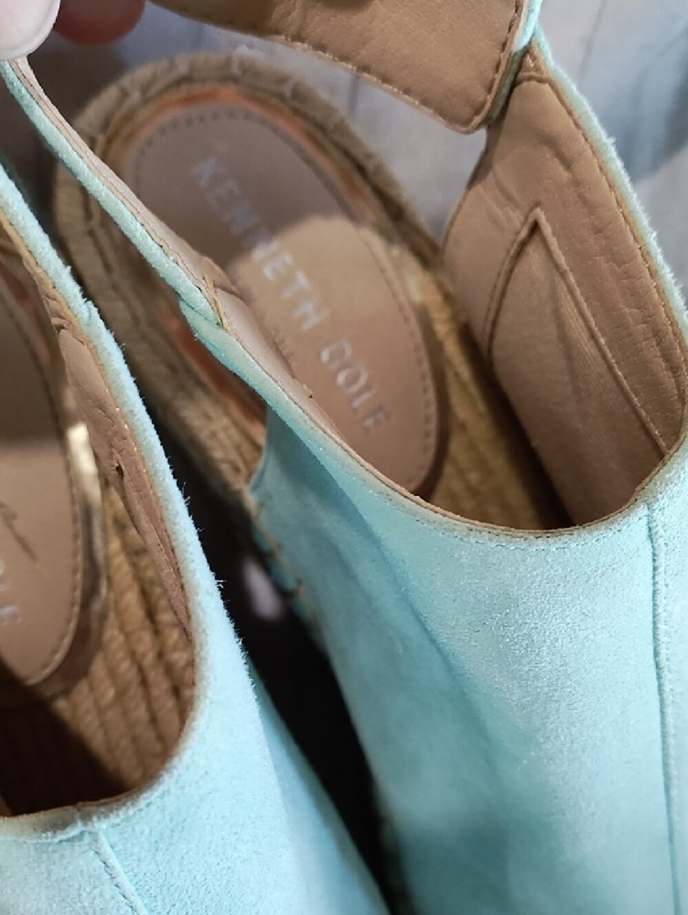Kenneth Cole New York Mint Green Peep-Toe Espadrille Wedges, Size 8M - Picture 2 of 7